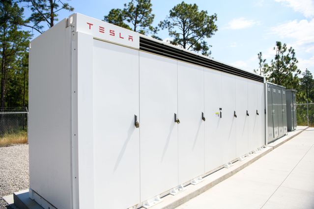 What is Tesla energy storage?