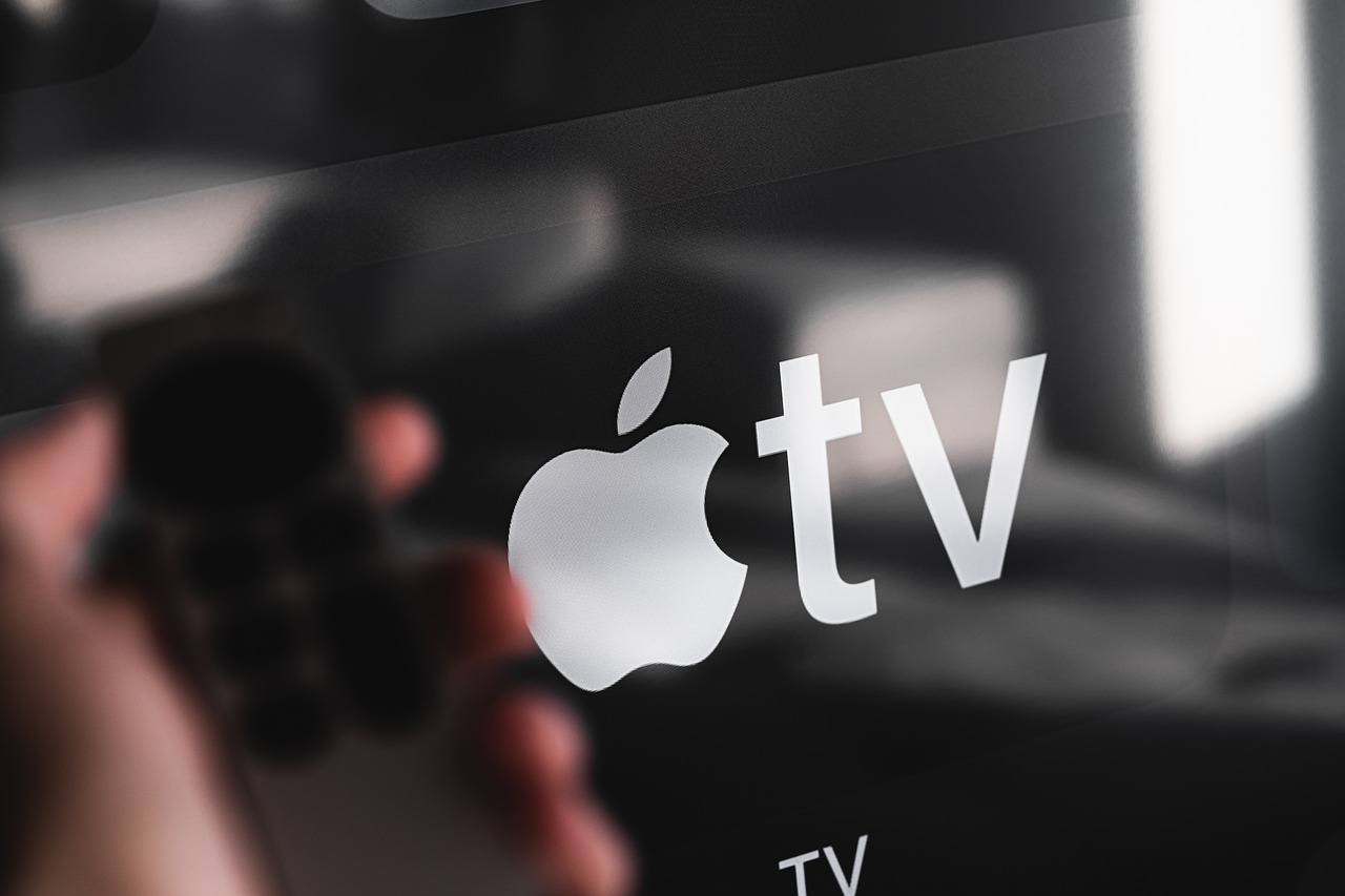 How does Apple TV work?