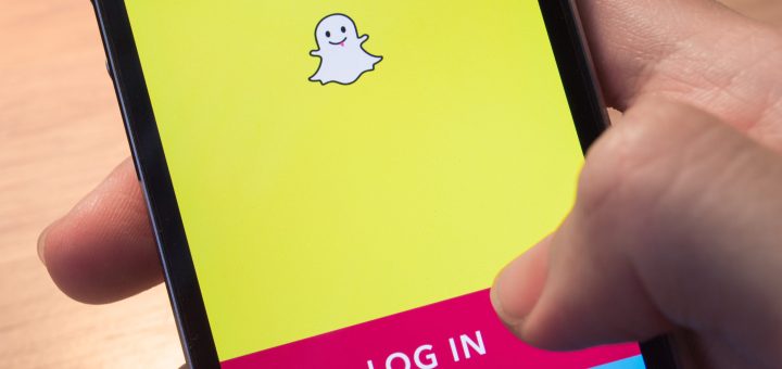Snapchat's AI chatbot now available to all users at no cost